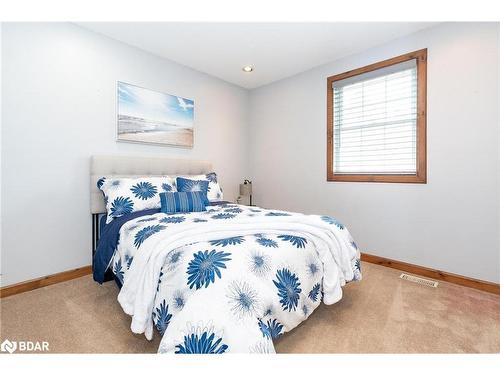 63 Broadview Street, Collingwood, ON - Indoor Photo Showing Bedroom