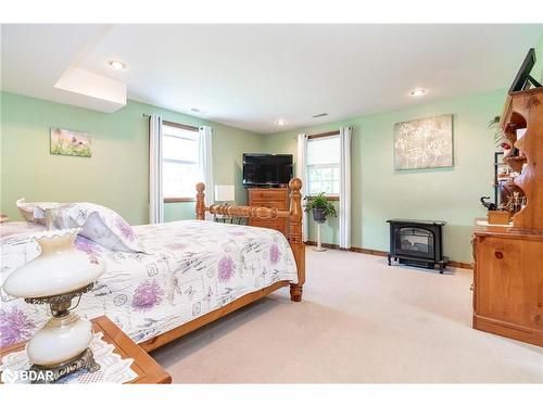 63 Broadview Street, Collingwood, ON - Indoor Photo Showing Bedroom