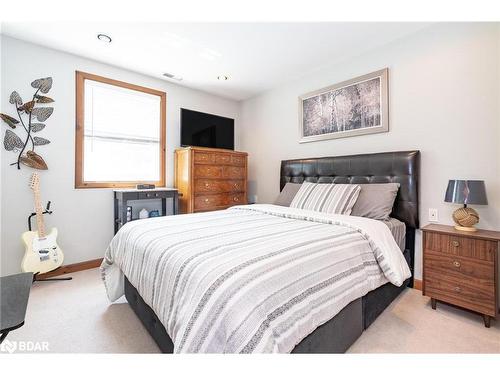 63 Broadview Street, Collingwood, ON - Indoor Photo Showing Bedroom