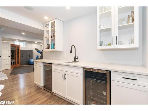 104 Madelaine Drive, Barrie, ON - Indoor Photo Showing Kitchen