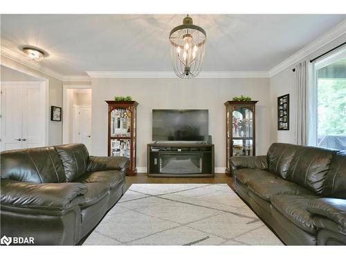 5 Kanata Court Court, Barrie, ON - Indoor Photo Showing Living Room