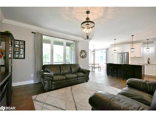 5 Kanata Court Court, Barrie, ON - Indoor Photo Showing Living Room