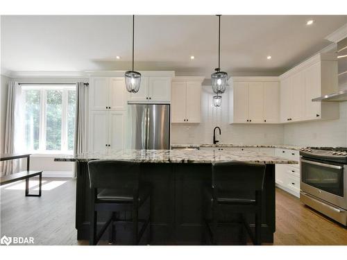 5 Kanata Court Court, Barrie, ON - Indoor Photo Showing Kitchen With Upgraded Kitchen