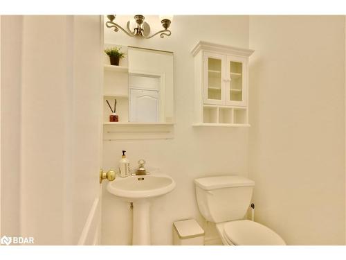 33 Speirs Road, Barrie, ON - Indoor Photo Showing Bathroom