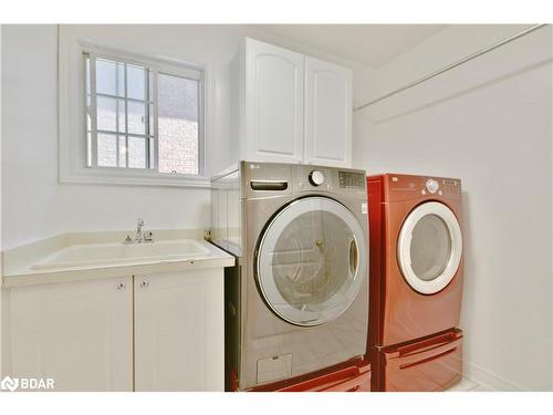 33 Speirs Road, Barrie, ON - Indoor Photo Showing Laundry Room