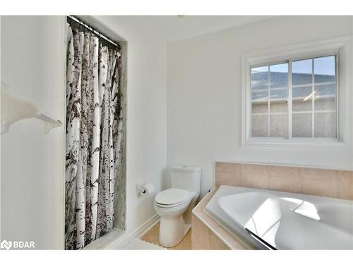 33 Speirs Road, Barrie, ON - Indoor Photo Showing Bathroom