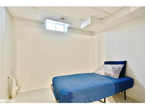 33 Speirs Road, Barrie, ON - Indoor Photo Showing Bedroom