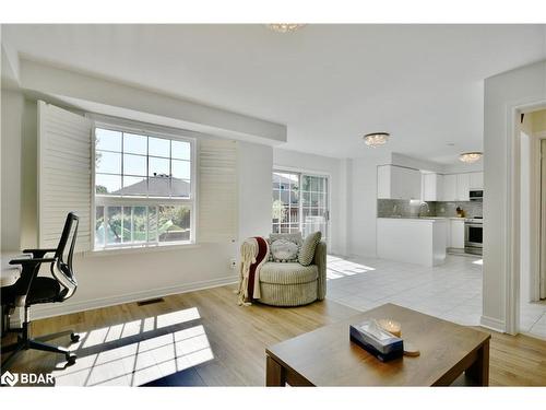 33 Speirs Road, Barrie, ON - Indoor Photo Showing Living Room