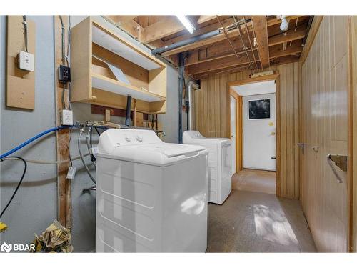 65 Daphne Crescent, Barrie, ON - Indoor Photo Showing Laundry Room