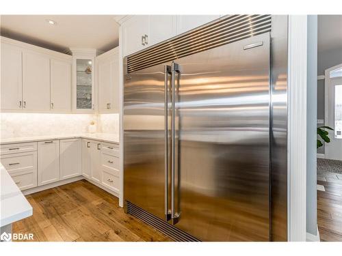 4428 North Valley Lane, Severn, ON - Indoor Photo Showing Kitchen