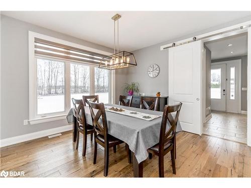 4428 North Valley Lane, Severn, ON - Indoor Photo Showing Dining Room