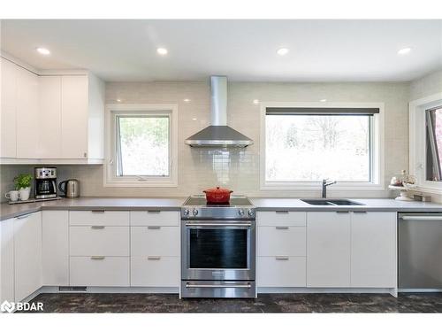 2904 20Th Side Road, Beeton, ON - Indoor Photo Showing Kitchen With Double Sink