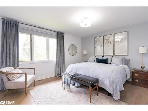 2904 20Th Side Road, Beeton, ON - Indoor Photo Showing Bedroom