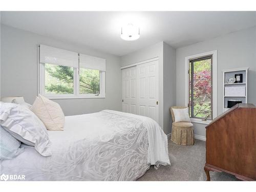 2904 20Th Side Road, Beeton, ON - Indoor Photo Showing Bedroom