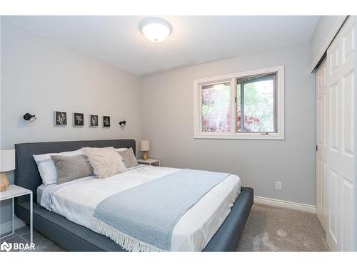 2904 20Th Side Road, Beeton, ON - Indoor Photo Showing Bedroom