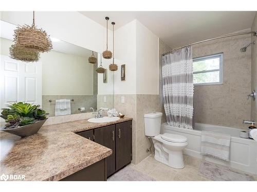 2904 20Th Side Road, Beeton, ON - Indoor Photo Showing Bathroom