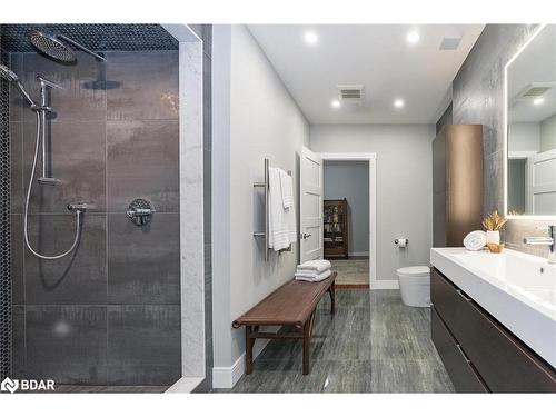 2904 20Th Side Road, Beeton, ON - Indoor Photo Showing Bathroom