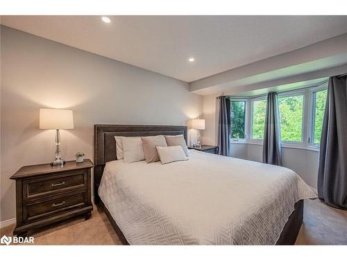 199 Hanmer Street W, Barrie, ON - Indoor Photo Showing Bedroom