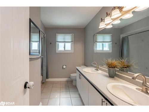 199 Hanmer Street W, Barrie, ON - Indoor Photo Showing Bathroom