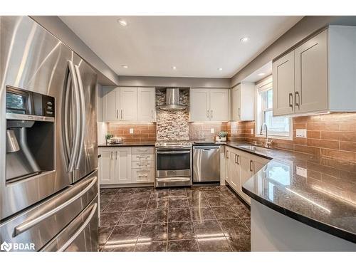 74 Golden Meadow Road, Barrie, ON - Indoor Photo Showing Kitchen With Stainless Steel Kitchen With Upgraded Kitchen