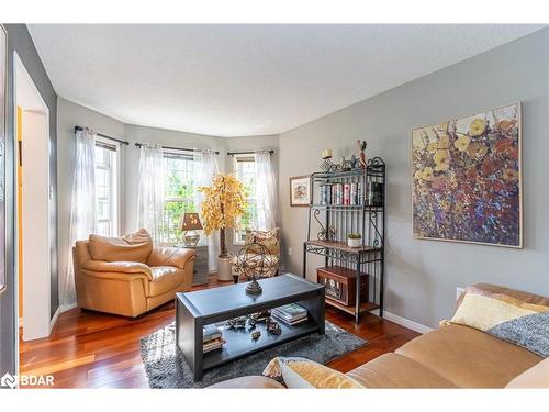 34 Ward Drive, Barrie, ON - Indoor Photo Showing Living Room