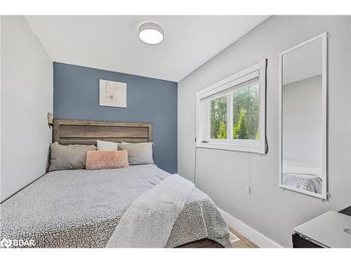 130 Crawford Road, Kawartha Lakes, ON - Indoor Photo Showing Bedroom