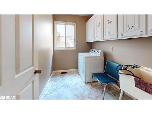 65 Trailview Drive, Kitchener, ON - Indoor Photo Showing Laundry Room