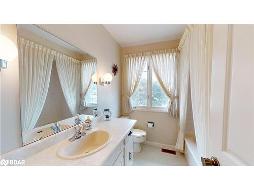 65 Trailview Drive, Kitchener, ON - Indoor Photo Showing Bathroom