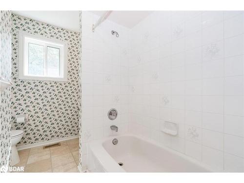 5 Valentini Avenue, Holland Landing, ON - Indoor Photo Showing Bathroom