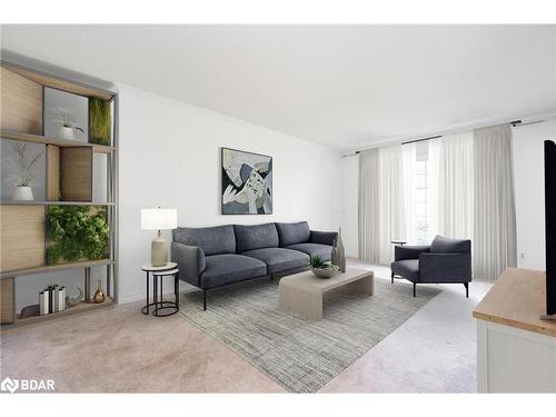 5 Valentini Avenue, Holland Landing, ON - Indoor Photo Showing Living Room