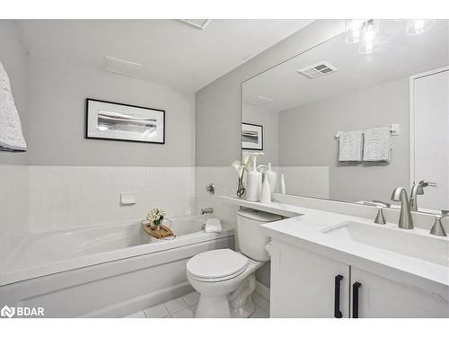 805-140 Dunlop Street E, Barrie, ON - Indoor Photo Showing Bathroom