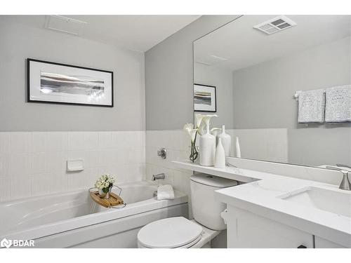 805-140 Dunlop Street E, Barrie, ON - Indoor Photo Showing Bathroom