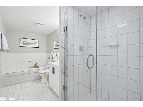 805-140 Dunlop Street E, Barrie, ON - Indoor Photo Showing Bathroom