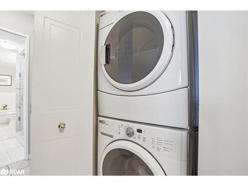 805-140 Dunlop Street E, Barrie, ON - Indoor Photo Showing Laundry Room