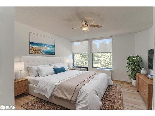 701-181 Collier Street, Barrie, ON - Indoor Photo Showing Bedroom