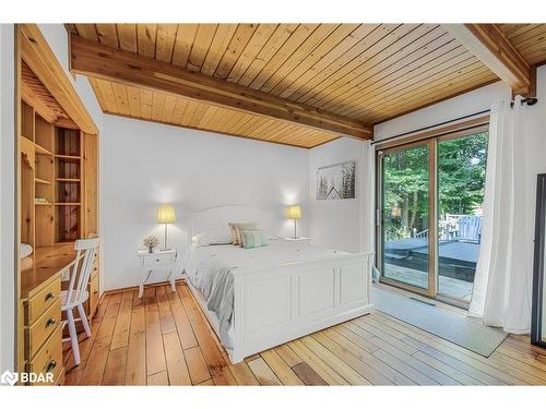 37 Pine Ridge Trail, Oro-Medonte, ON - Indoor Photo Showing Bedroom