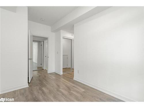 102-90 Canon Jackson Drive, Toronto, ON - Indoor Photo Showing Other Room