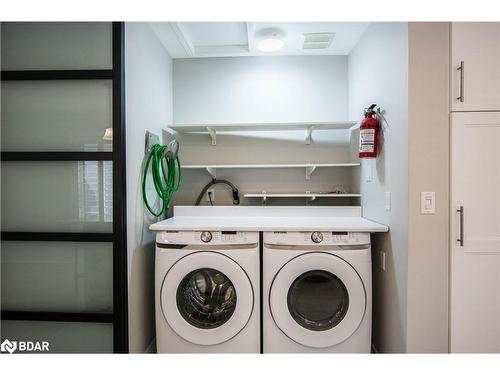 59 Livingstone Street E, Barrie, ON - Indoor Photo Showing Laundry Room