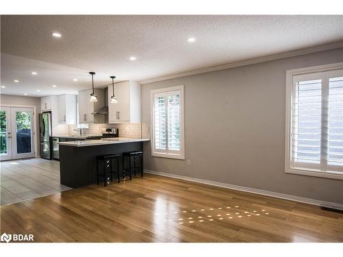 59 Livingstone Street E, Barrie, ON - Indoor Photo Showing Kitchen