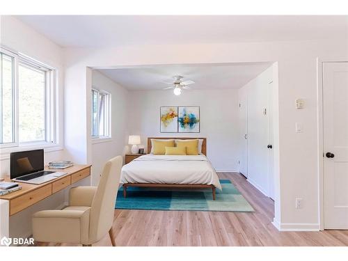 29-360 Blake Street, Barrie, ON - Indoor Photo Showing Bedroom