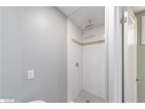 141 Benson Drive, Barrie, ON - Indoor Photo Showing Bathroom