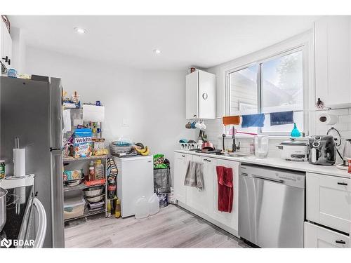 44 Alfred Street, Barrie, ON - Indoor Photo Showing Kitchen