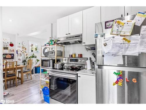 44 Alfred Street, Barrie, ON - Indoor Photo Showing Kitchen