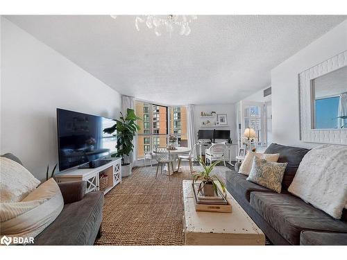 603-150 Dunlop Street E, Barrie, ON - Indoor Photo Showing Living Room