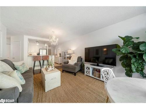 603-150 Dunlop Street E, Barrie, ON - Indoor Photo Showing Living Room