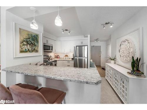 603-150 Dunlop Street E, Barrie, ON - Indoor Photo Showing Kitchen With Stainless Steel Kitchen With Upgraded Kitchen