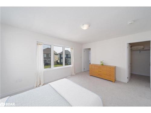 4 Courtland Way, Wasaga Beach, ON - Indoor Photo Showing Bedroom