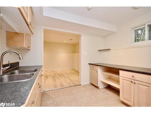 16 Louise Lane, Orillia, ON - Indoor Photo Showing Kitchen With Double Sink