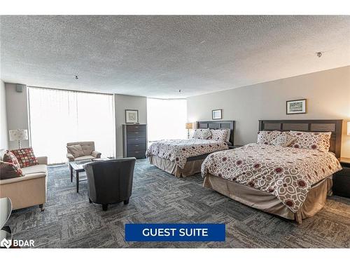 206-181 Collier Street, Barrie, ON - Indoor Photo Showing Bedroom