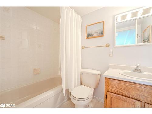 206-181 Collier Street, Barrie, ON - Indoor Photo Showing Bathroom